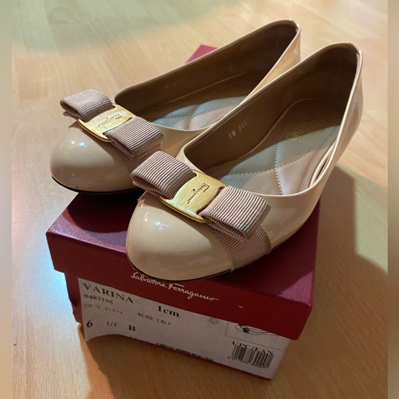 Salvatore Ferragamo, the Varina ballet flat - Picture 3 of 3